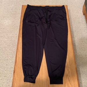 Under Armour Women’s 1x black exercise pants